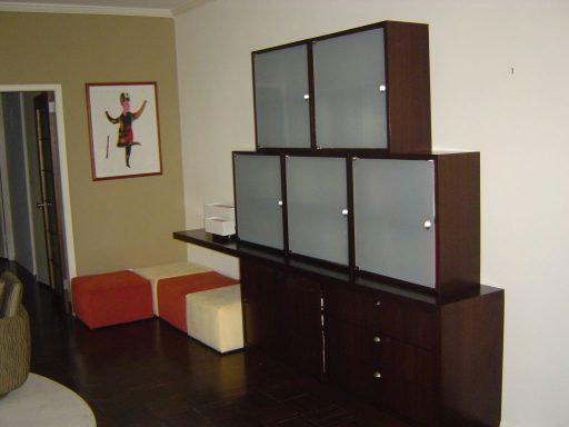 Cantilevered Wall Unit View 512 2